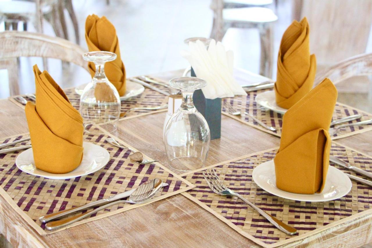 Nivadoo Resort 锡吉里亚 外观 照片 A table set for fine dining